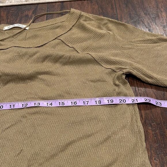 Free People
Snowy Thermal size L in EUC - Picture 7 of 10